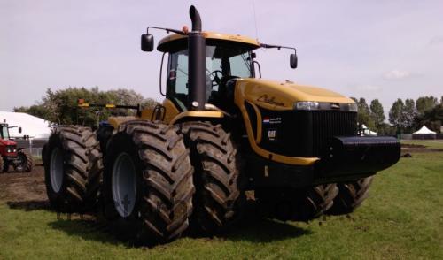 Challenger 975 specs and reviews