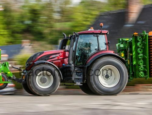 Valtra T144 Versu specs and reviews
